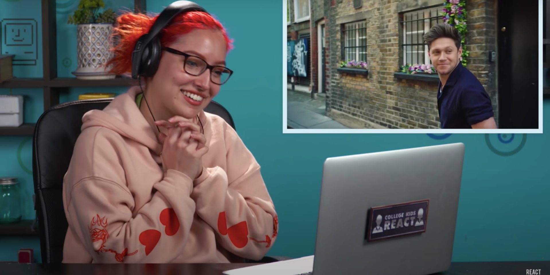 How to Overlay Videos The Ultimate Guide [with 5 Overlay Types] Animaker